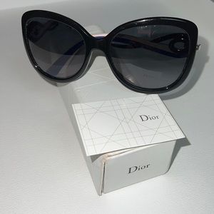 DIOR SUNGLASSES (Dior Twisting)